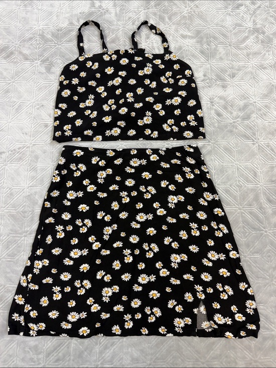 Hollister Other - Hollister Black Floral Two-Piece Daisy Set